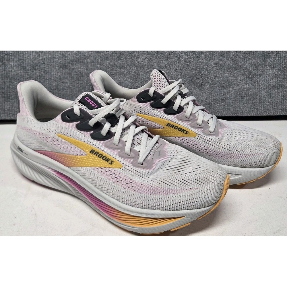 Brooks Ghost 17 Women's Neutral Oyster Apricot Pink Running Shoe Size 10 B